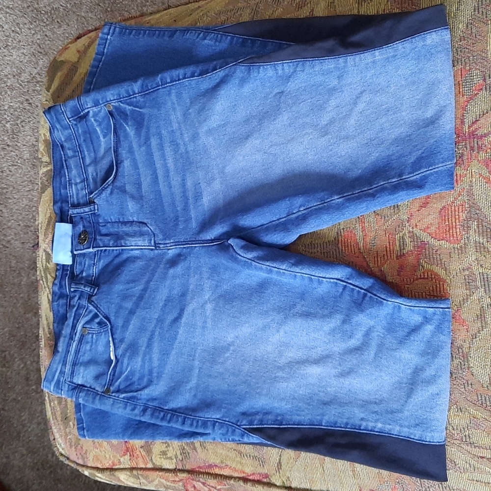 Simply Vera skinny jeans/jeggings.